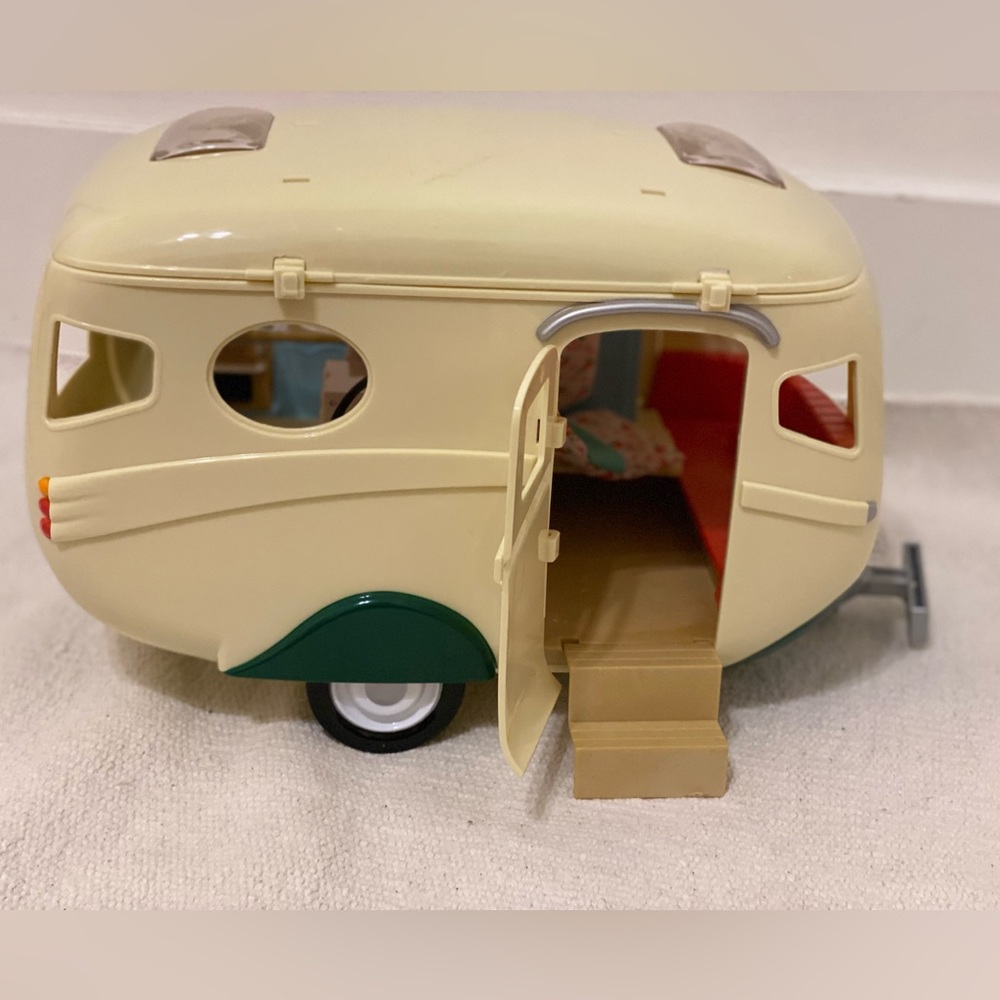 Calico Critters Caravan Family Camper and Accessories